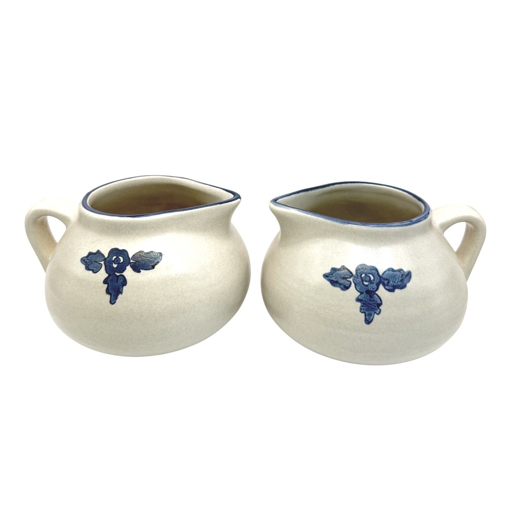 Vintage Pfaltzgraff Yorktowne Gravy Boats Set 2 Blue Floral‎ USA Pitcher